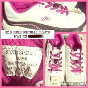 Girls Rawlings Softball cleats NWT